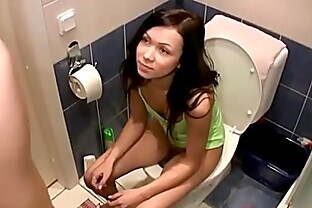 russian found a girlfriend without panties in the toilet and fucke
