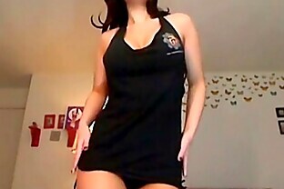 webcam beauty does sexy striptease -