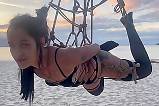 Shibari ao Por do Sol Com A Linda Lari