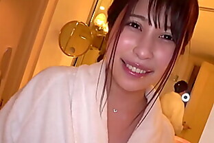 【巨乳でヤリたい放題】みうちゃんに革命を。超特大おっぱいに悩むJDに活用法を伝授！胸にラップ巻きオナホ胸！玩具で乳首責めイキ狂い！淫乱ランジェリー身に着けバルンバルンッ乳揺れに目が離せない！！w【しろうと変態革命19人目】第二部