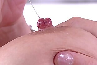 Busty seduction Victoria Summers fills her shaved wet pussy with banana