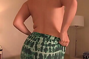 Brunette Sinn Sage Loves To Show Fans How Big & Juicy Her Ass Is!