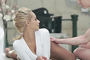 Cute teenie shows her guy how flexible she is while fucking