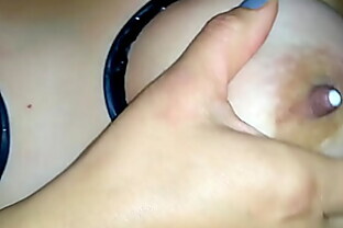 Delicioso anal y ordeña a hermosa tetona lactando
