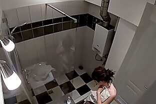 HIDDEN CAM - Spying my step sister in the shower